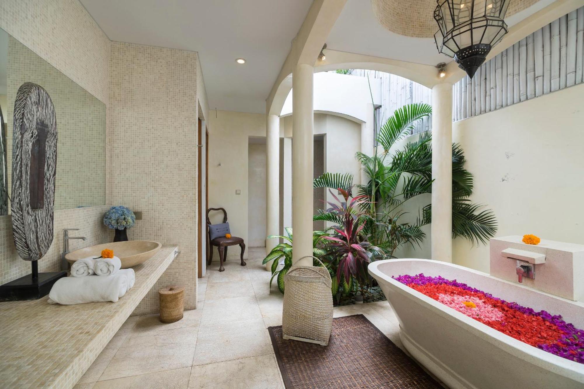 Elegant Villa Casabianca - Tropical Pool & Garden, Near Potato Head Beach Club! Seminyak Exterior foto