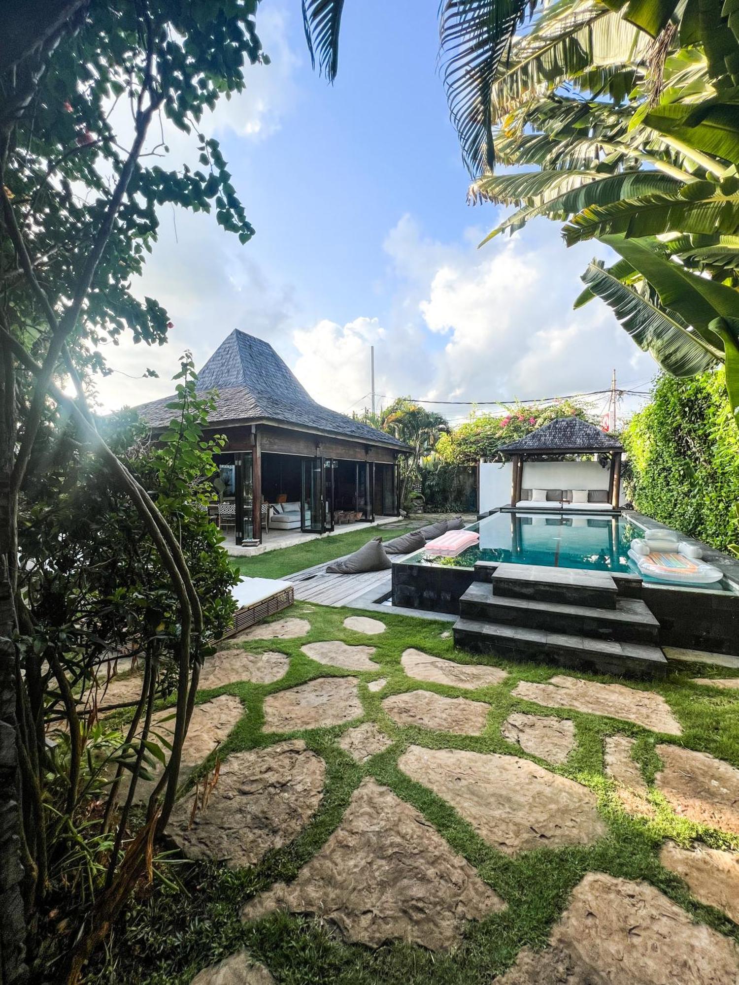 Elegant Villa Casabianca - Tropical Pool & Garden, Near Potato Head Beach Club! Seminyak Exterior foto